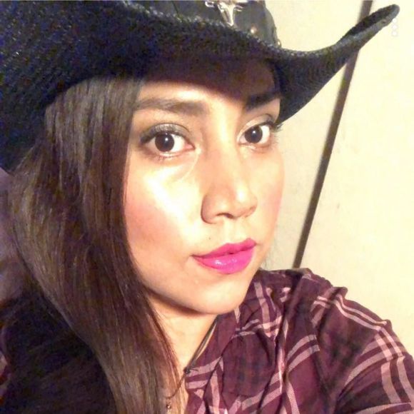 Meet your Posher, Elena - Picture 1 of 1